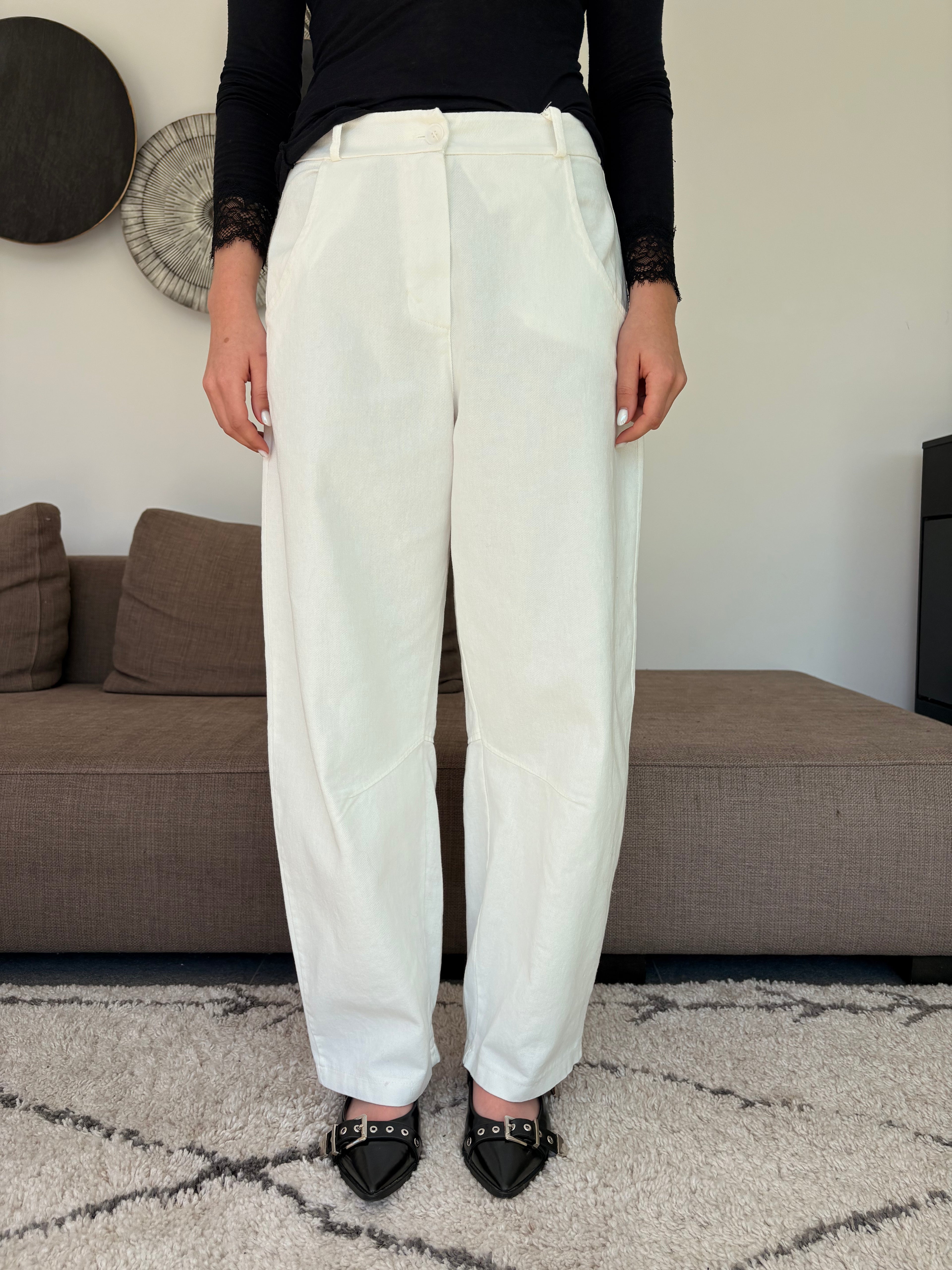 Pantalon coupe ballon blanc cassé ou brun