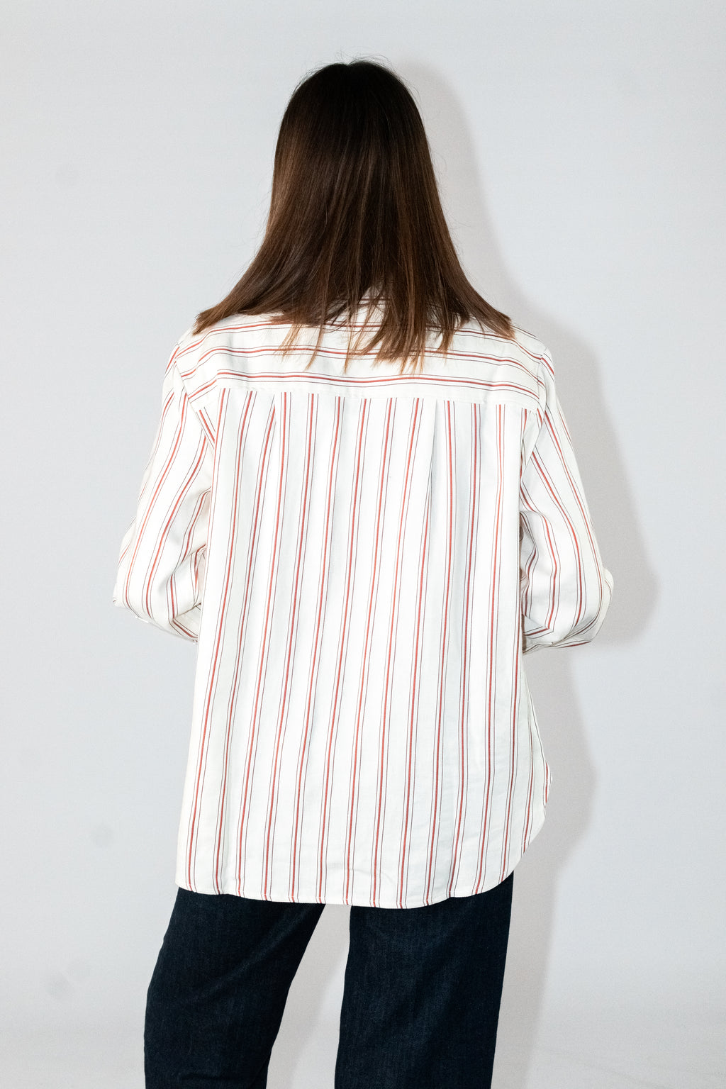 Chemise blanche oversize de la marque Akho