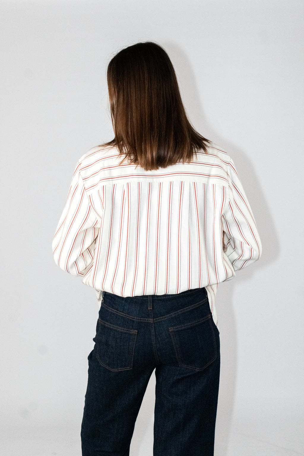 Chemise blanche oversize de la marque Akho