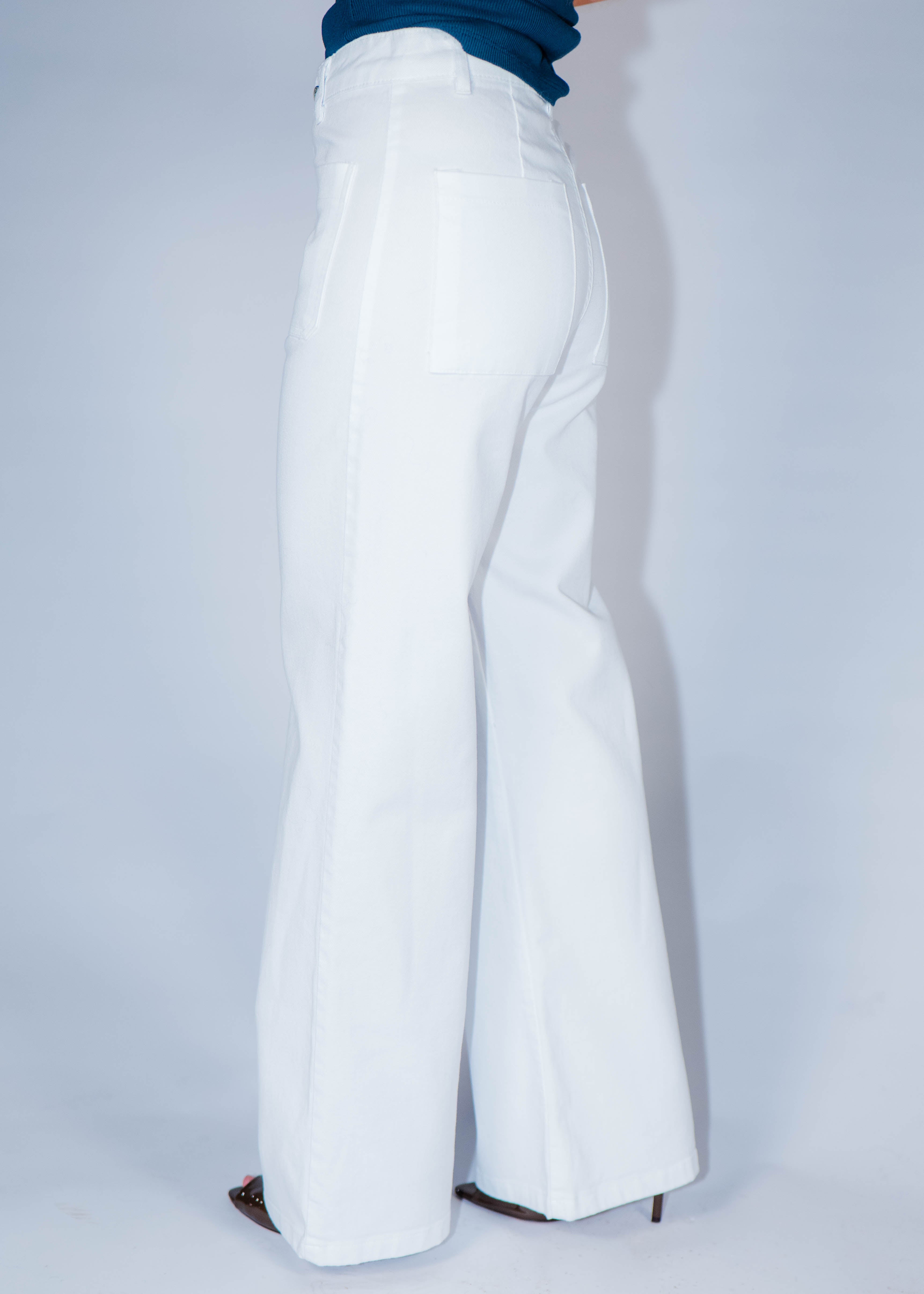 Jean taille haute blanc ou beige