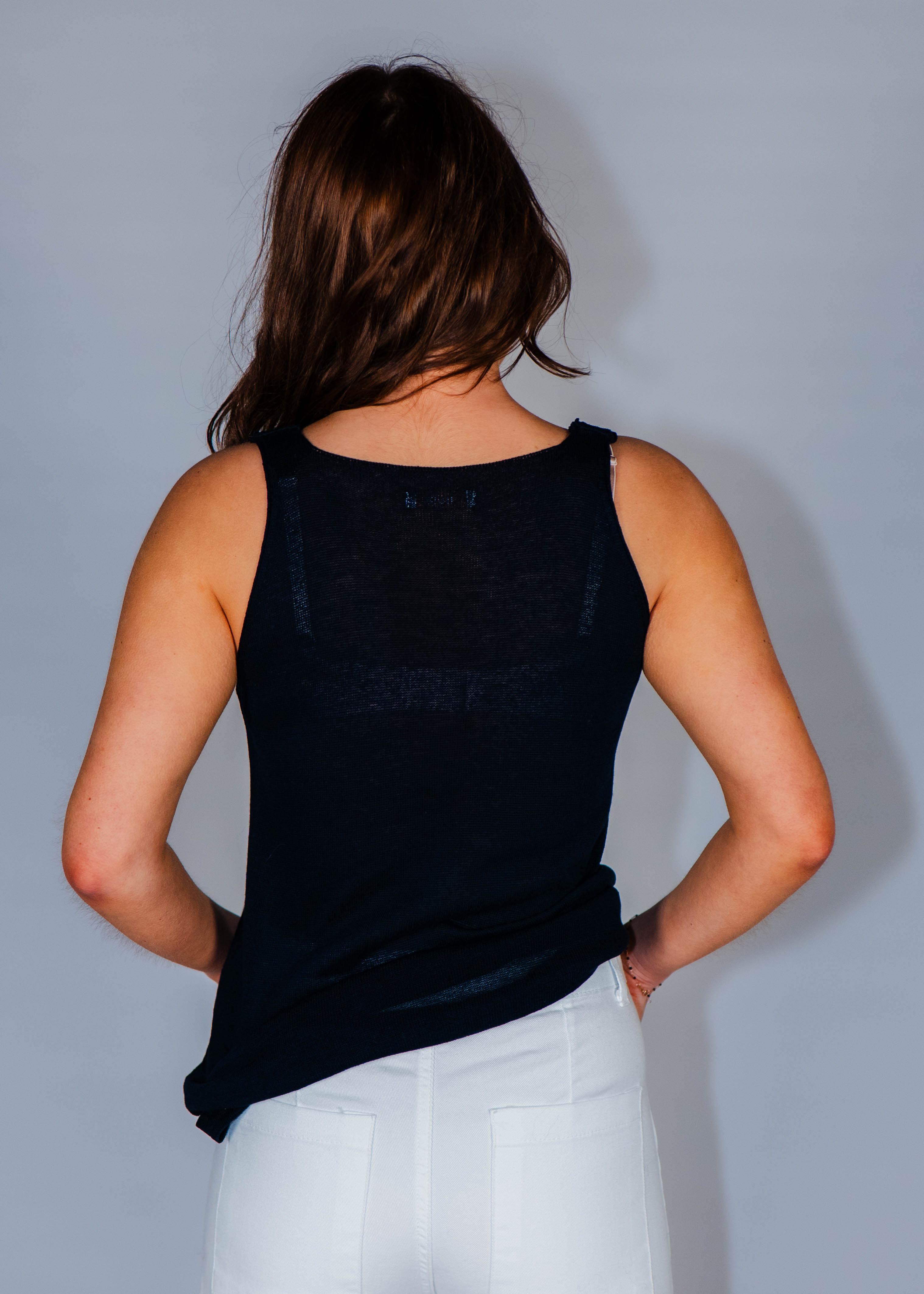 SOLDES -50% ☀️ Débardeur col V en coton marine ou jaune pâle