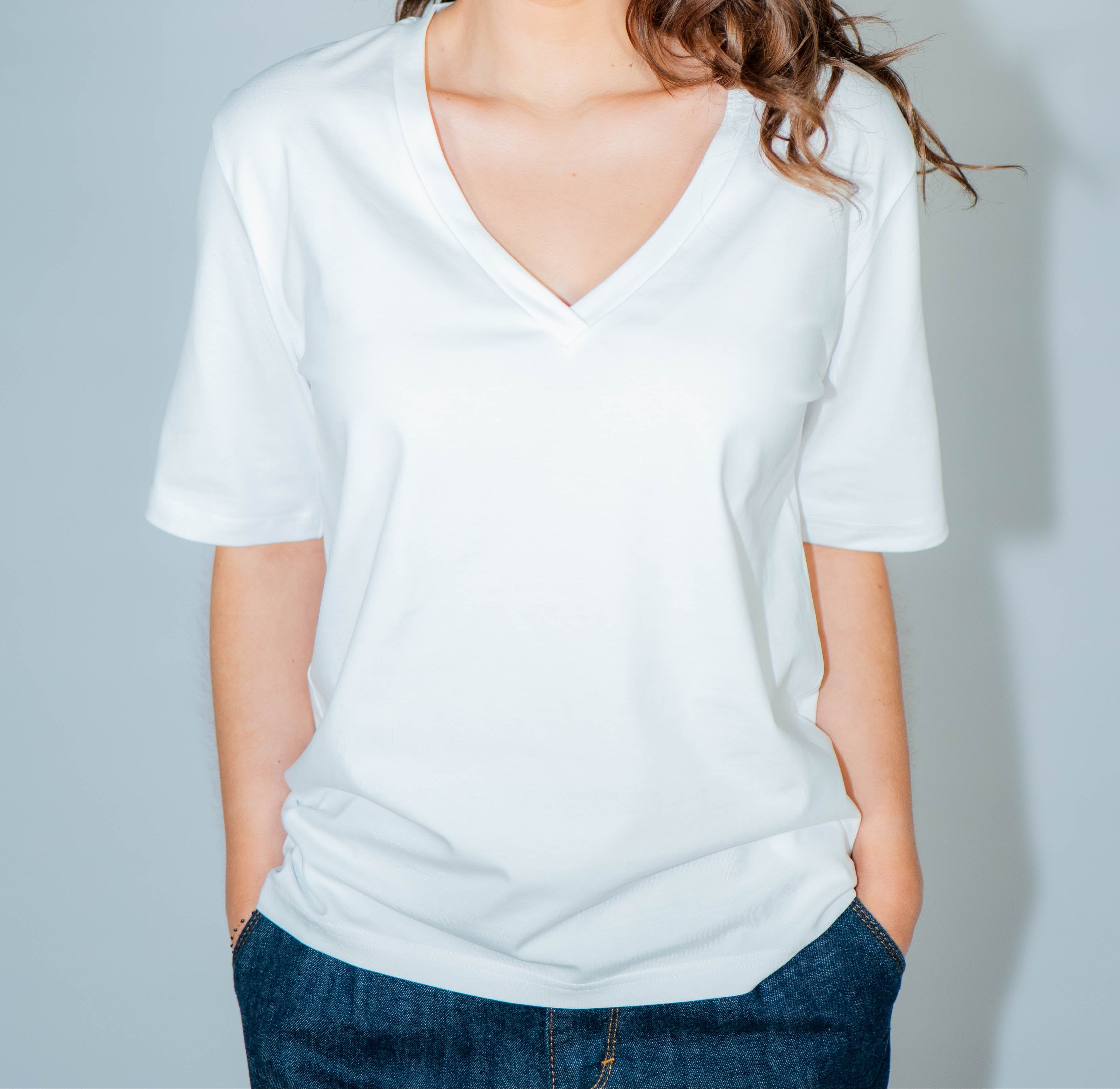 T-shirt blanc col V